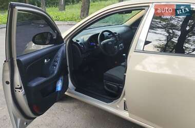 Седан Hyundai Elantra 2010 в 