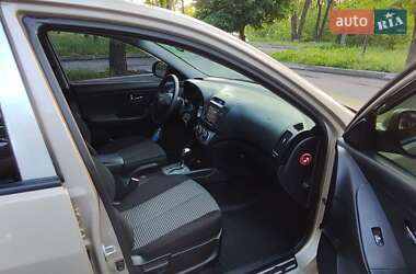 Седан Hyundai Elantra 2010 в 