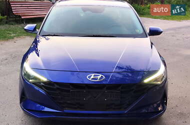 Седан Hyundai Elantra 2021 в 