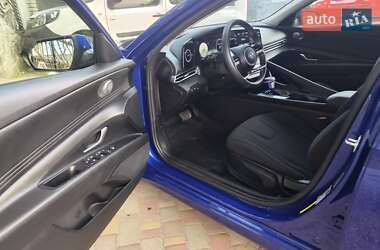 Седан Hyundai Elantra 2021 в 