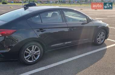 Седан Hyundai Elantra 2018 в 