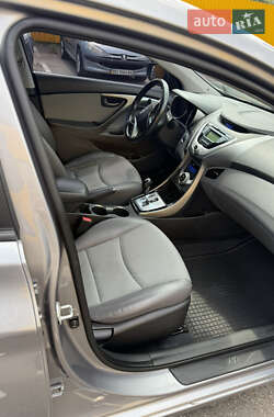 Седан Hyundai Elantra 2012 в 