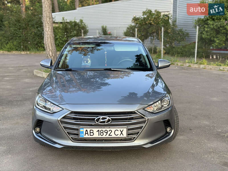 Седан Hyundai Elantra 2018 в Бершаді
