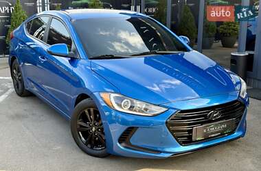 Седан Hyundai Elantra 2018 в Киеве
