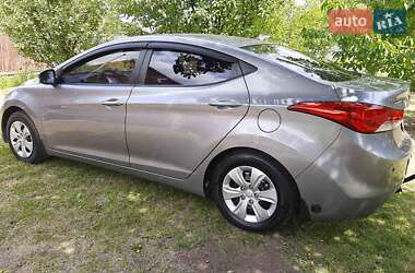 Седан Hyundai Elantra 2013 в Миргороде