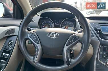 Седан Hyundai Elantra 2014 в 