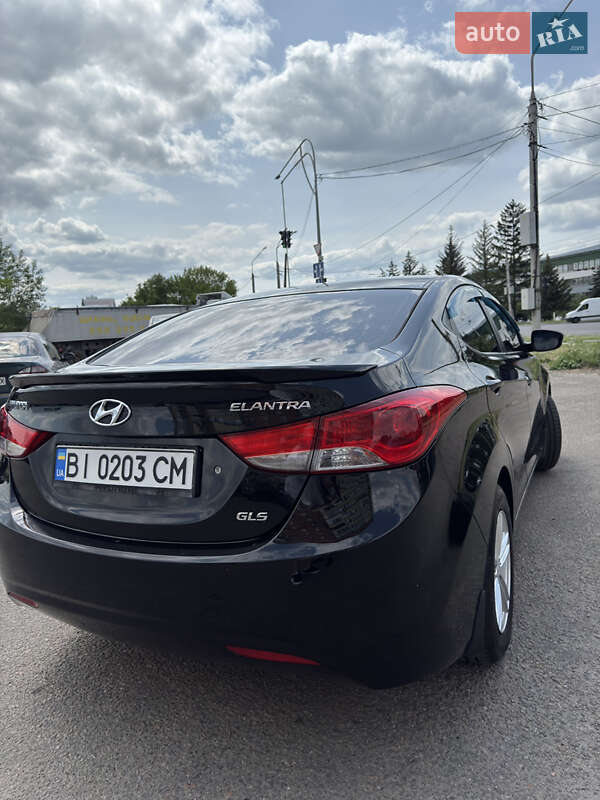 Седан Hyundai Elantra 2013 в Полтаве