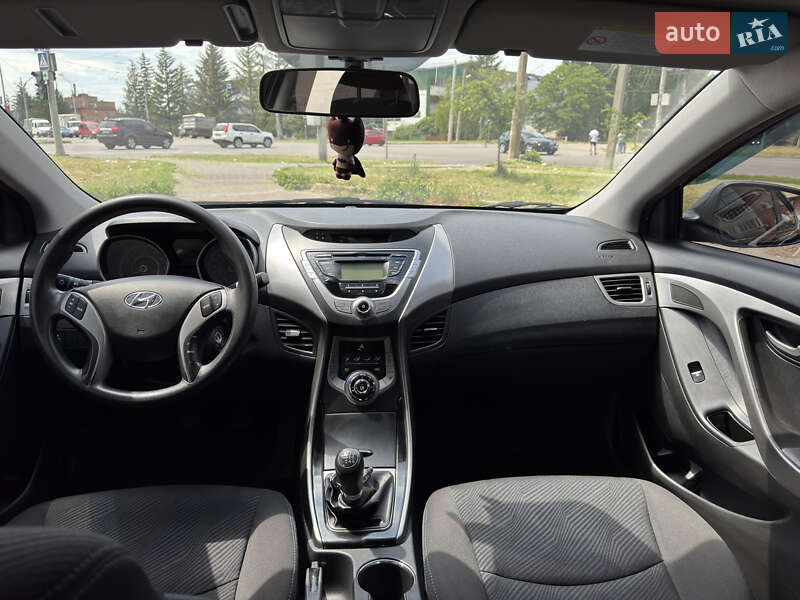 Седан Hyundai Elantra 2013 в Полтаве