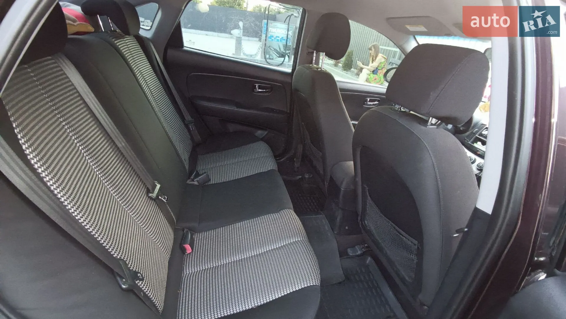 2010 Hyundai Elantra - мініатюра 16