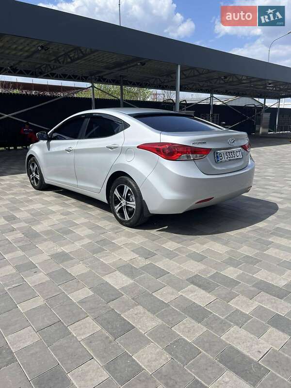 Седан Hyundai Elantra 2011 в Полтаве