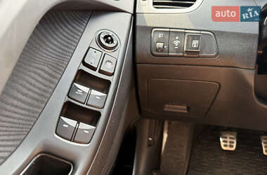 Седан Hyundai Elantra 2012 в 
