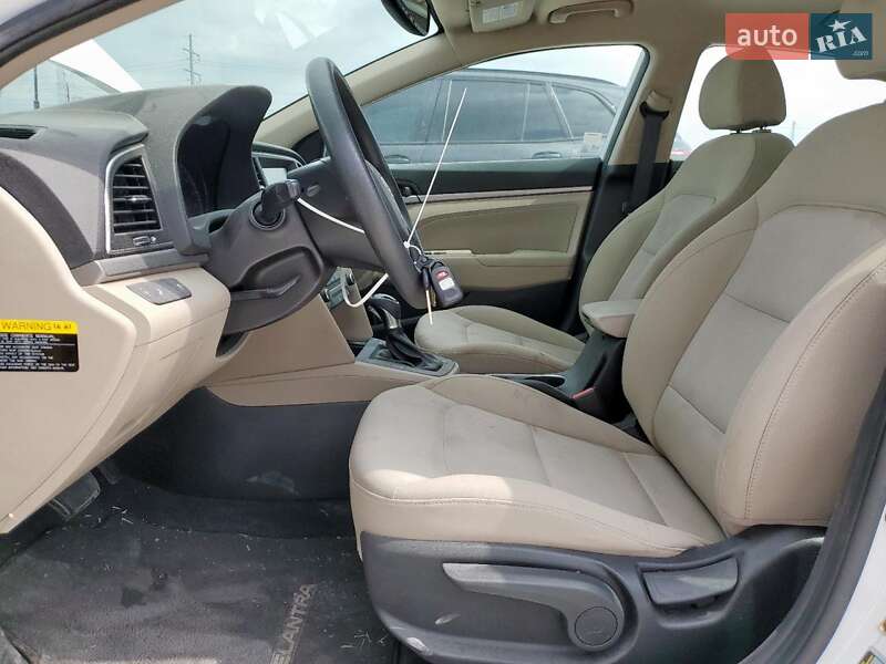 Седан Hyundai Elantra 2018 в Львове