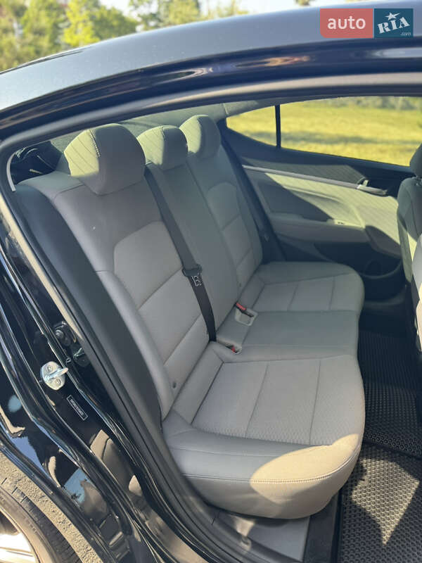 Седан Hyundai Elantra 2019 в Кременчуці