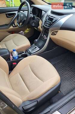 Седан Hyundai Elantra 2013 в 