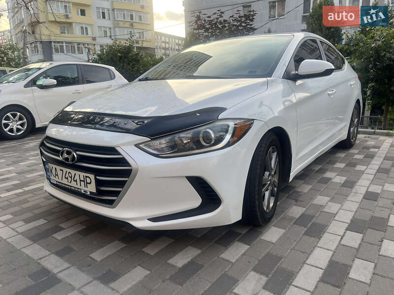 Седан Hyundai Elantra 2017 в Киеве