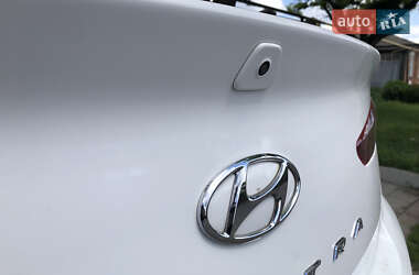 Седан Hyundai Elantra 2020 в 