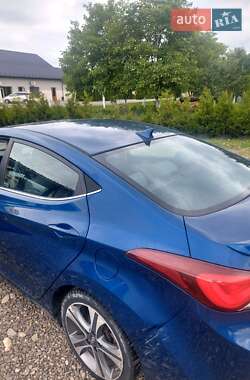 Седан Hyundai Elantra 2014 в 