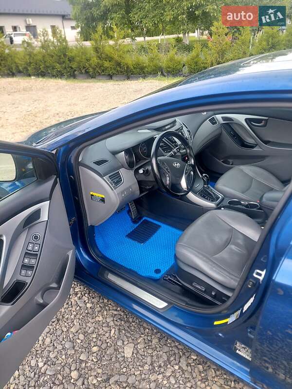 Седан Hyundai Elantra 2014 в Косові