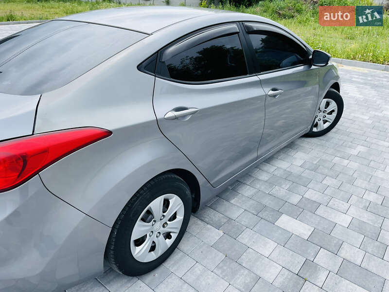 Седан Hyundai Elantra 2011 в Виннице