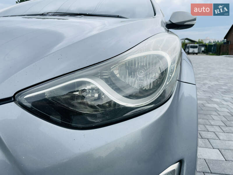 Седан Hyundai Elantra 2011 в Виннице