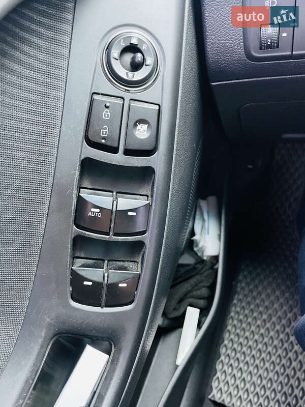 Седан Hyundai Elantra 2011 в Виннице