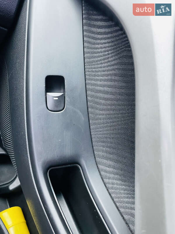 Седан Hyundai Elantra 2011 в Виннице