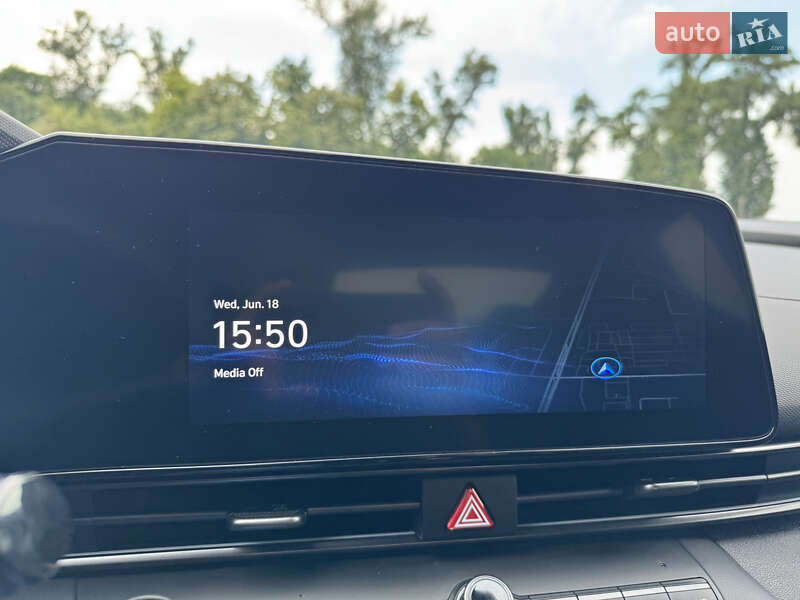 Седан Hyundai Elantra 2023 в Киеве