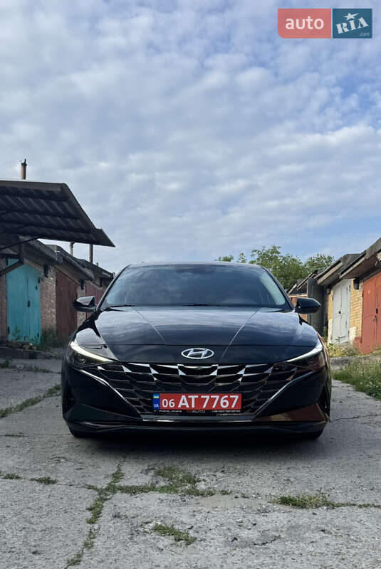 Hyundai Elantra 2021