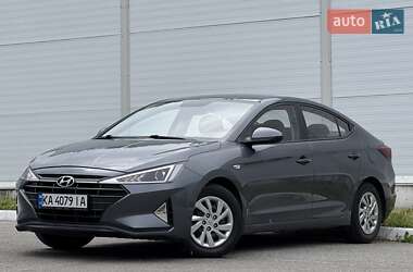 Седан Hyundai Elantra 2019 в Львове