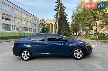 Седан Hyundai Elantra 2015 в 