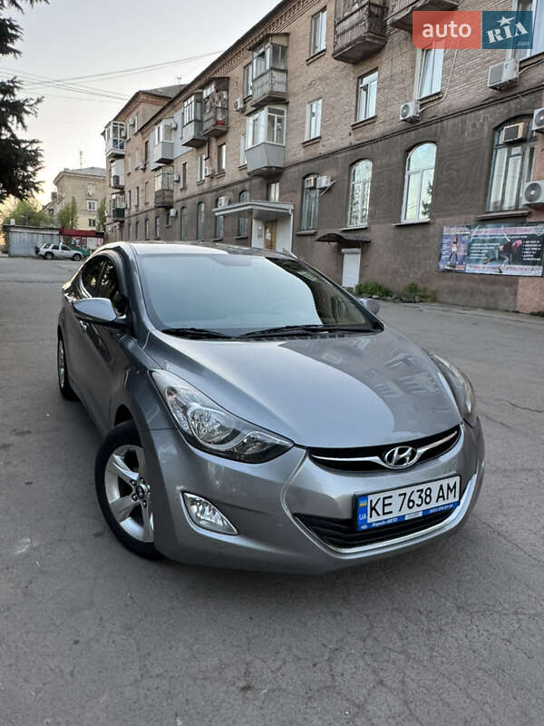 Hyundai Elantra 2013