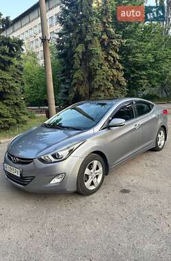 Седан Hyundai Elantra 2013 в Днепре