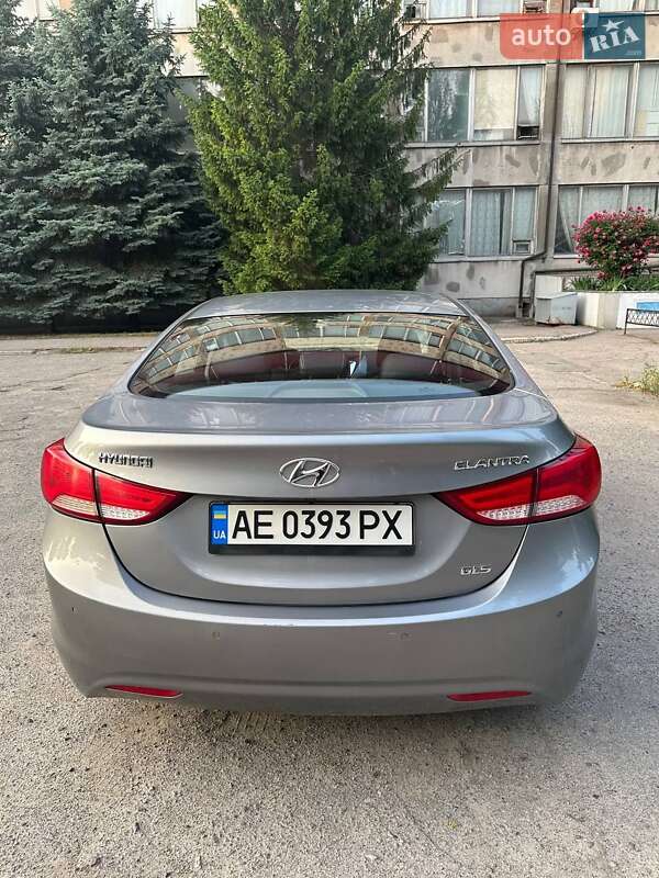 Седан Hyundai Elantra 2013 в Днепре
