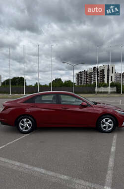 Седан Hyundai Elantra 2021 в 