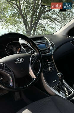 Седан Hyundai Elantra 2014 в 