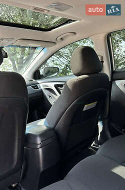 Седан Hyundai Elantra 2014 в 
