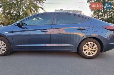 Седан Hyundai Elantra 2019 в Києві