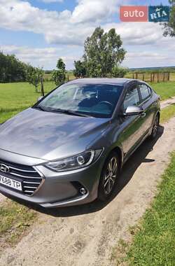 Седан Hyundai Elantra 2016 в Радехове