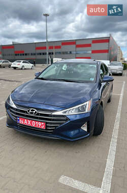 Седан Hyundai Elantra 2019 в Києві