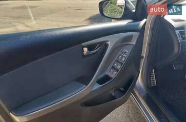 Седан Hyundai Elantra 2012 в 