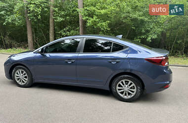 Седан Hyundai Elantra 2019 в 