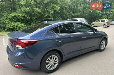 Седан Hyundai Elantra 2019 в 