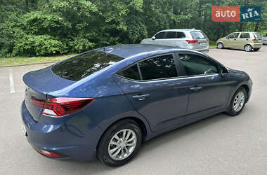 Седан Hyundai Elantra 2019 в 