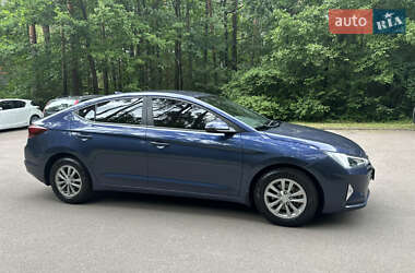 Седан Hyundai Elantra 2019 в 