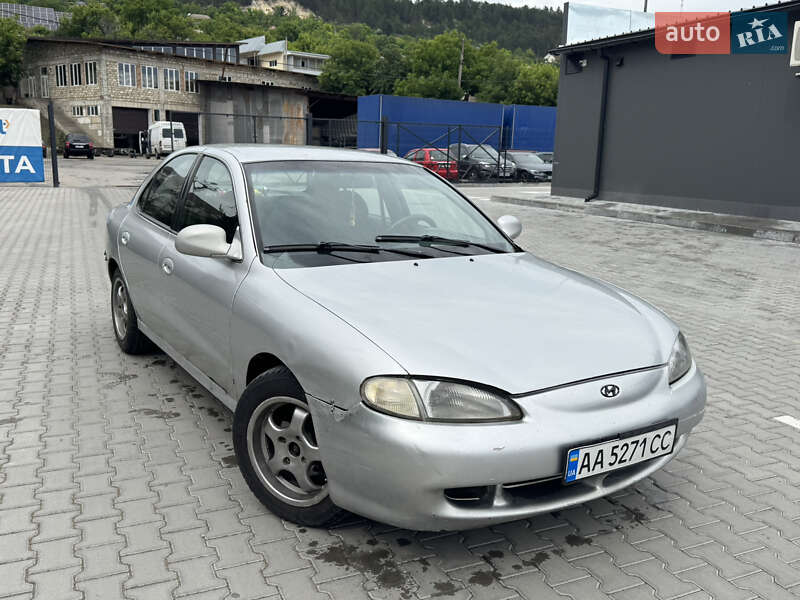 Hyundai Elantra 1995