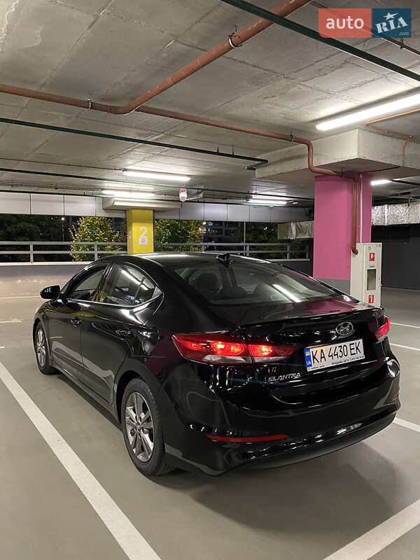 Седан Hyundai Elantra 2017 в Києві