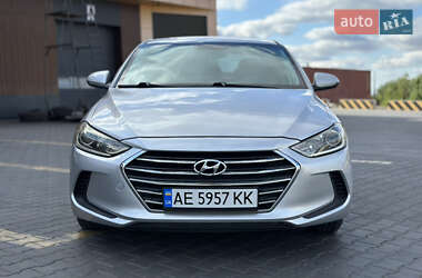 Седан Hyundai Elantra 2017 в Одессе