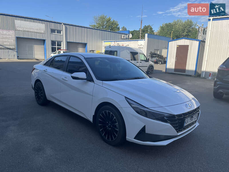 Hyundai Elantra 2021