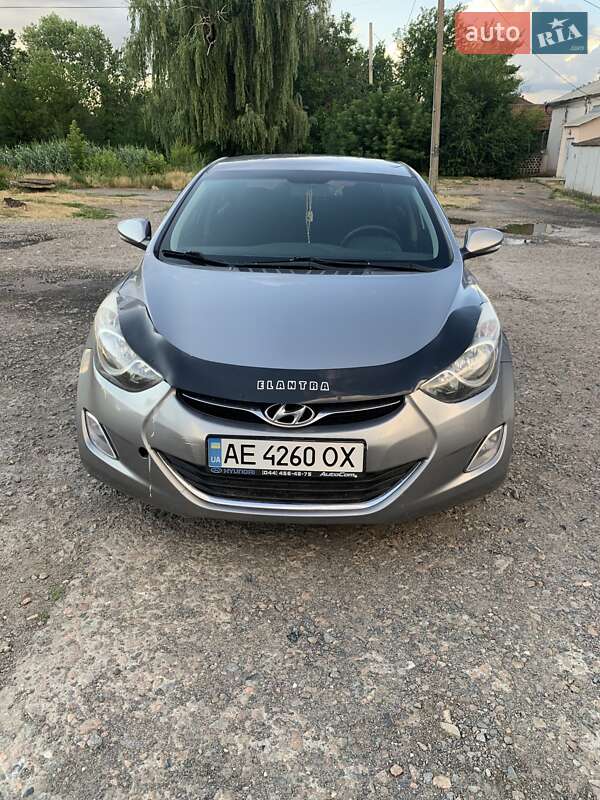 Hyundai Elantra 2012