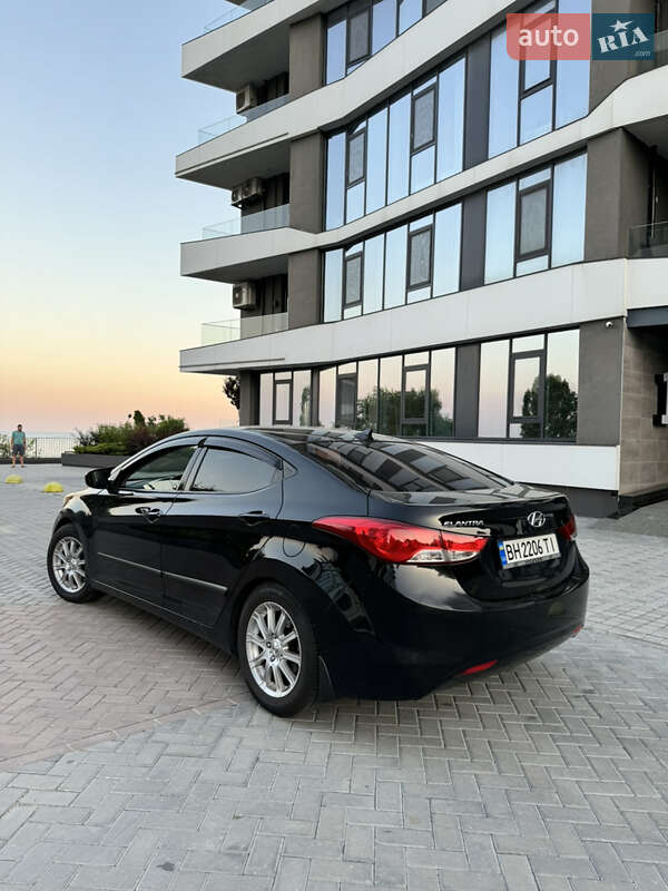 Седан Hyundai Elantra 2013 в Одессе